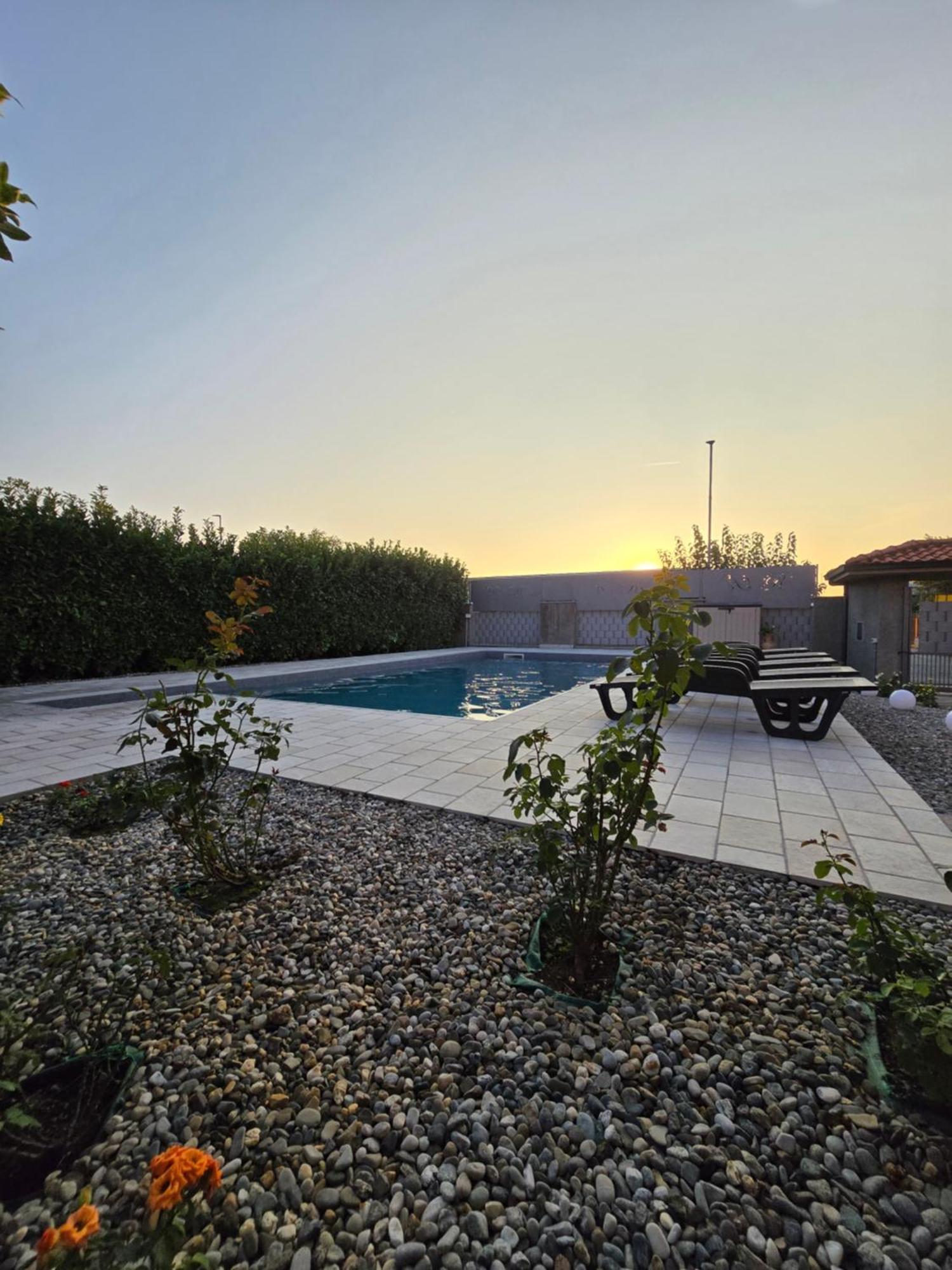 Villa 3 Cassano dʼAdda Exteriör bild